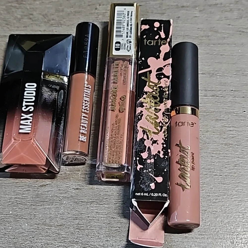 Makeup Bundle - Picture 9 of 9